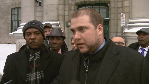 Me Marc-Antoine Cloutier, négociateur en chef pour le Partenariat pour la modernisation de l’industrie du taxi, à sa sortie de la première rencontre du groupe de travail. Me Marc-Antoine Cloutier, négociateur en chef pour le Partenariat pour la modernisation de l’industrie du taxi, à sa sortie de la première rencontre du groupe de travail.