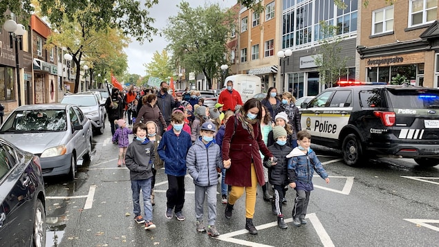 Une centaine de personnes marchent pour le climat à Rouyn-Noranda