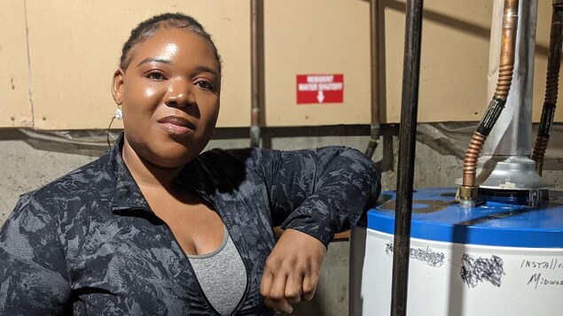 « C’est injuste! » : une mère d’Edmonton conteste une facture d’eau de 6000 $