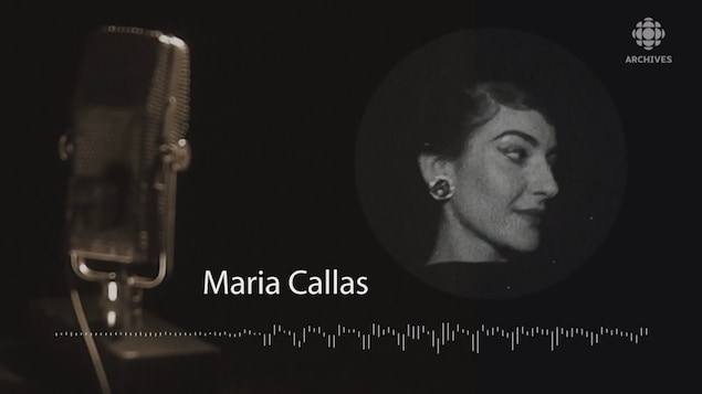 Photo de Maria Callas, microphone à l'avant-plan et infographies.