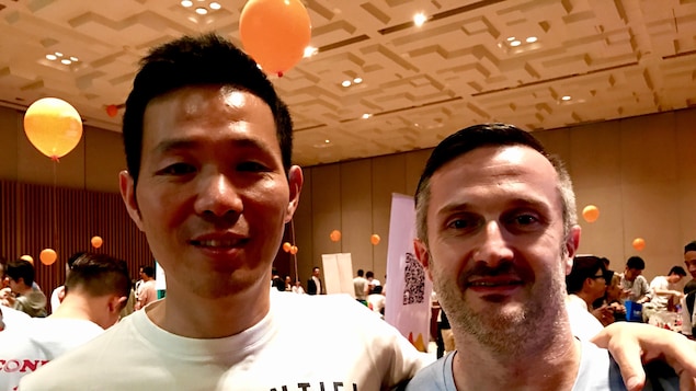 Jesse et Pierre, un couple sino-français qui s'est marié l'an dernier en France puisque le mariage gai est illégal en Chine. Shanghai, juin 2017 Jesse et Pierre, un couple sino-français qui s'est marié l'an dernier en France puisque le mariage gai est illégal en Chine. Shanghai, juin 2017