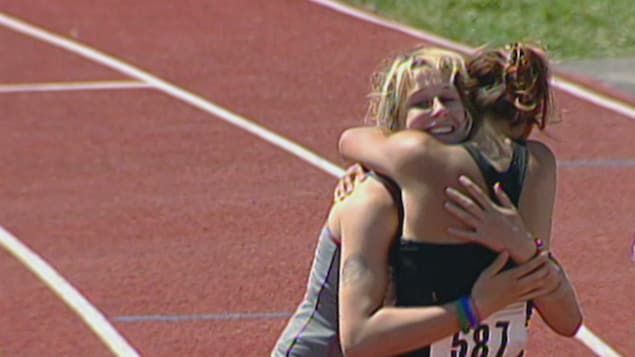 Marianne St-Gelais après une épreuve de 200 mètres haies au Jeux du Québec en 2003