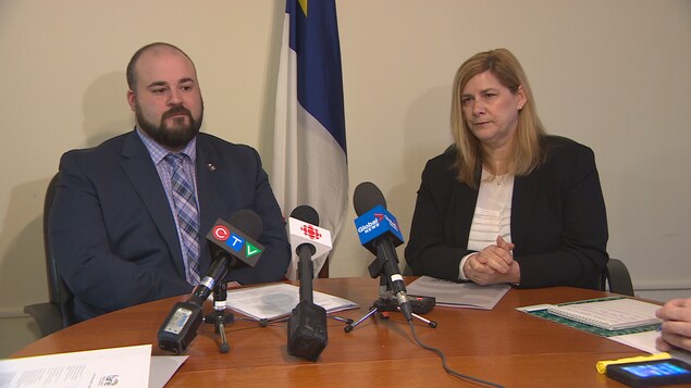 Le président de la FANE, Ghislain Boudreau, et la directrice générale, Marie-Claude Rioux, ont expliqué lundi leurs demandes formulées au gouvernement. Le président de la FANE, Ghislain Boudreau, et la directrice générale, Marie-Claude Rioux, ont expliqué lundi leurs demandes formulées au gouvernement.