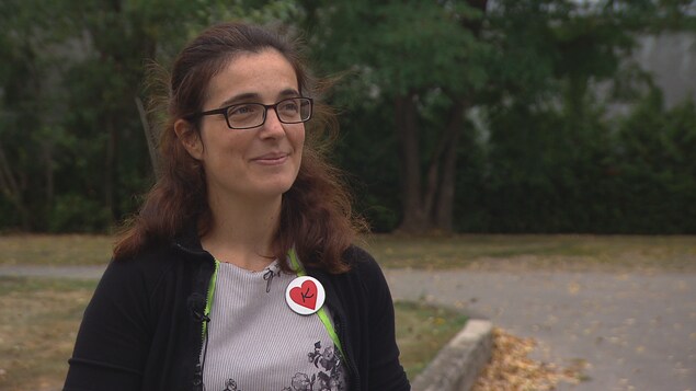 Marie-Ève Fromentin, porte-parole du comité citoyen « Mes Soins restent ici » Marie-Ève Fromentin, porte-parole du comité citoyen « Mes Soins restent ici »