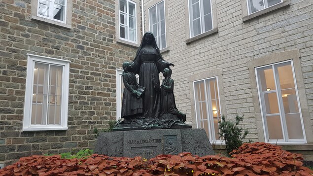 Une statue de Marie de l'Incarnation au monastère des Ursulines de Québec Une statue de Marie de l'Incarnation au monastère des Ursulines de Québec