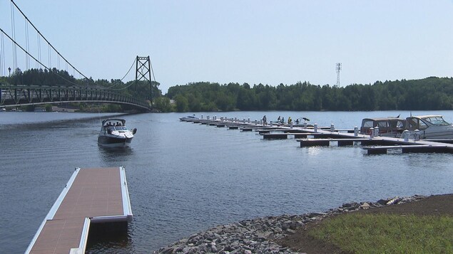 Hydro-Québec alerte les plaisanciers : il est dangereux d’aller près des barrages