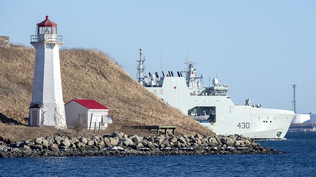 Le coût estimé des navires de guerre en hausse de 9 %, signale le DPB