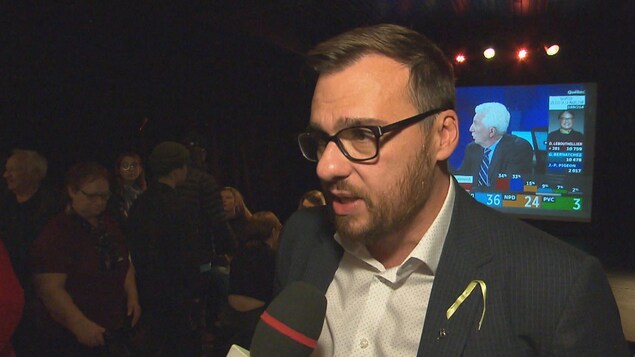 Mario Simard en entrevue.