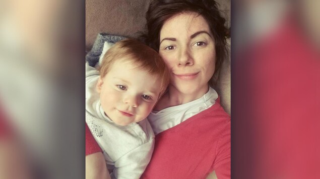 Marjorie Pedneault et son fils.