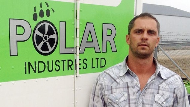 Mark Kohaykewych est le président de Polar Industries une compagnie spécialisée dans le transport de marchandise dans le nord. Mark Kohaykewych est le président de Polar Industries une compagnie spécialisée dans le transport de marchandise dans le nord.