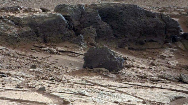 Une formation rocheuse dans le cratère Gale sur Mars. Une formation rocheuse dans le cratère Gale sur Mars.