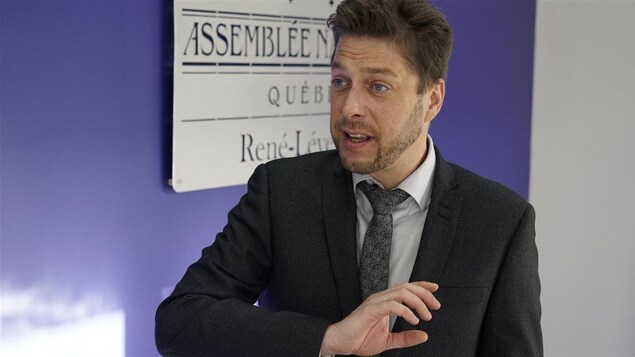 Martin Ouellet, député du Parti québécois de René-Lévesque. Martin Ouellet, député du Parti québécois de René-Lévesque.