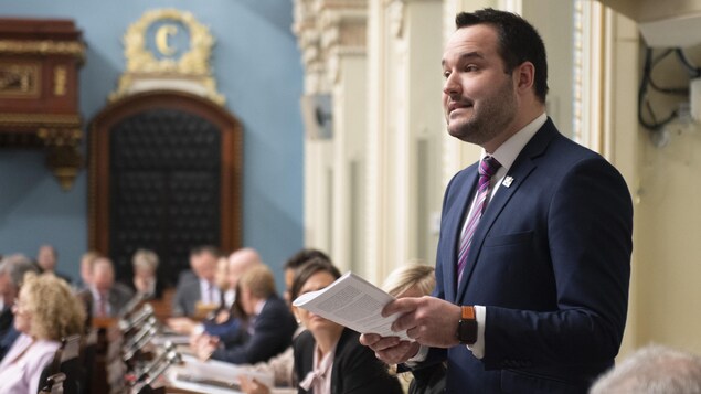 Le ministre de la Famille, Mathieu Lacombe, doit défendre le réseau de la petite enfance avec l'ouverture massive de classes de maternelle 4 ans dans les prochaines années.