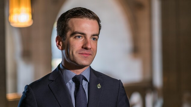 Le député Matthew Dubé en entrevue à Radio-Canada Le député Matthew Dubé en entrevue à Radio-Canada