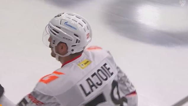 Un joueur de hockey