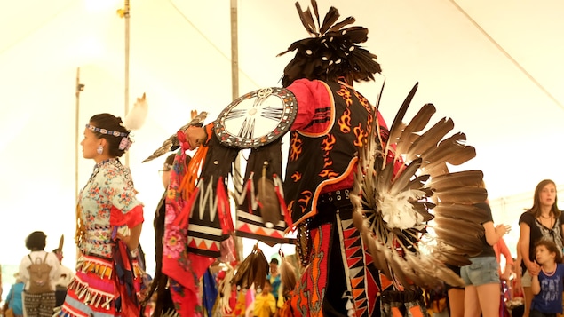 La danse traditionnelle au pow-wow de McGill La danse traditionnelle au pow-wow de McGill