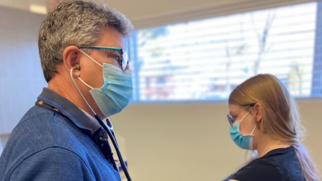 La hausse des départs à la retraite préoccupe le Collège des médecins