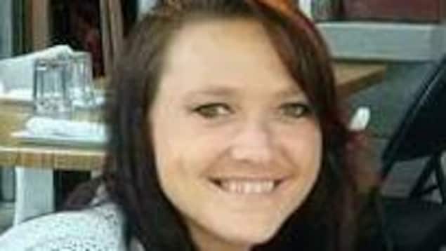 Mélissa Blais a quitté son domicile le 1er novembre et a été vue pour la dernière fois pendant la nuit du 2 novembre, à Louiseville. Mélissa Blais a quitté son domicile le 1er novembre et a été vue pour la dernière fois pendant la nuit du 2 novembre, à Louiseville.