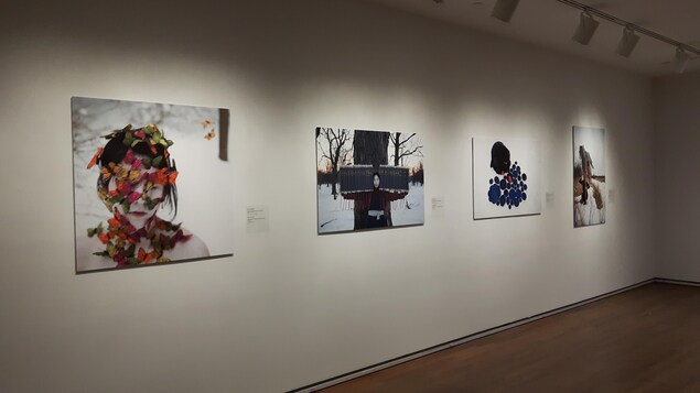 Les photographies de Meryl McMaster sont exposées au Musée des beaux-arts de Montréal jusqu'au 3 décembre 2017. Les photographies de Meryl McMaster sont exposées au Musée des beaux-arts de Montréal jusqu'au 3 décembre 2017.