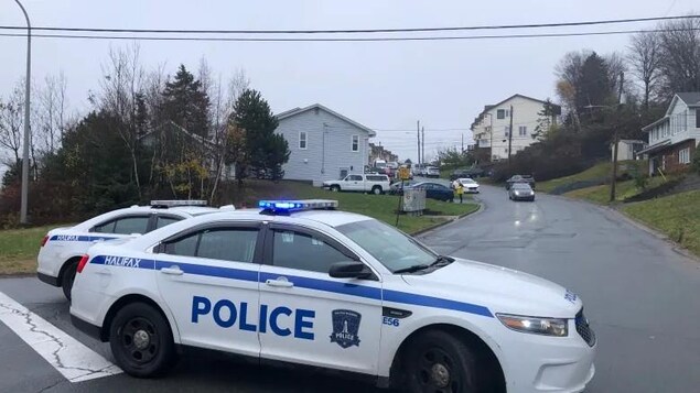 Meurtre à Dartmouth : le suspect se livre à la police en Ontario