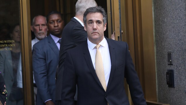L'ex-avocat du président américain, Michael Cohen, à sa sortie du tribunal de Manhattan mardi.