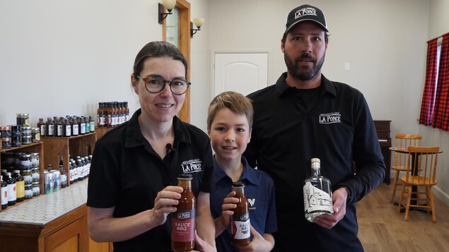 « Pris avec le monopole de la SAQ », des distilleurs décident de faire des sauces BBQ
