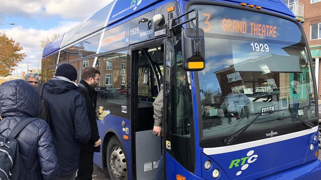 Les nouveaux midibus envoyés au garage 350 fois en 8 mois | Radio-Canada