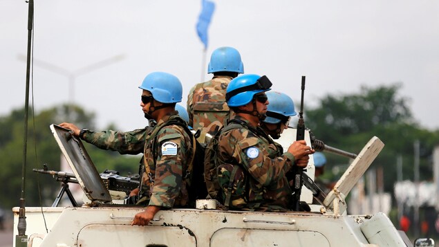 Des casques bleus se déploient en République démocratique du Congo en 2016. Des casques bleus se déploient en République démocratique du Congo en 2016.
