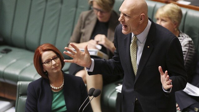 Peter Garrett en chambre lorsqu’il était ministre en 2013 Peter Garrett en chambre lorsqu’il était ministre en 2013