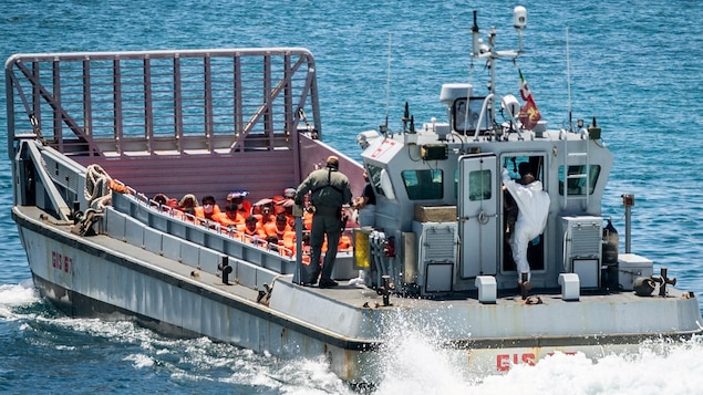 Plus d’un millier de migrants débarquent en Italie, en pleine campagne électorale