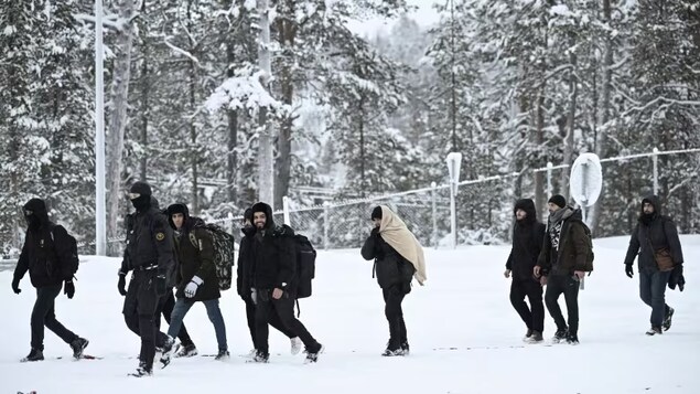 Finland Closing Its Border With Russia Amid Alleged ’hybrid Attack’ Using Migrants Radio Canada Ca
