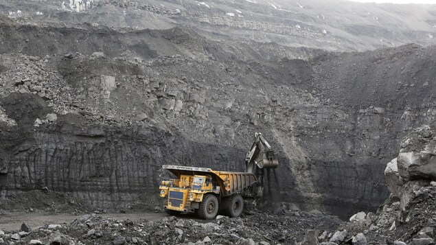 Un embargo sur l’importation de charbon russe en vigueur seulement à la mi-août?