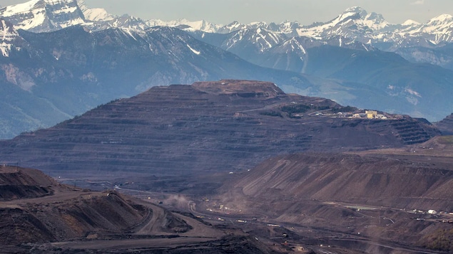 La poussière de mines de charbon aurait pollué un lac alpin situé loin des exploitations