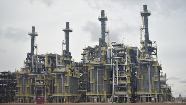 An upgrader at Suncor's oilsands base plant in Fort McMurray, Alta., is seen in this June 2017 photo. Oilsands extraction increased 5.6 per cent in April, the largest monthly increase since September 2020, Statistics Canada said Thursday.