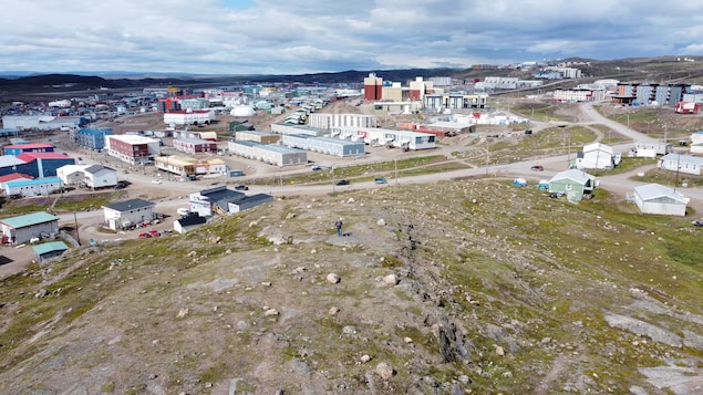 Isang aerial shot ng Iqaluit.