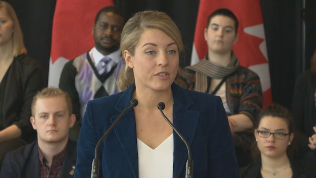 La ministre Joly a fait cette annonce dans le cadre d'une assemblée publique à l'Université d'Ottawa.