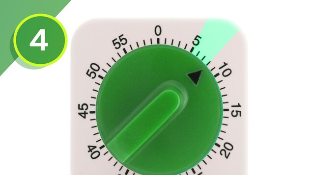 Une minuterie indique un temps de cuisson de 5 à 8 minutes. Une minuterie indique un temps de cuisson de 5 à 8 minutes.