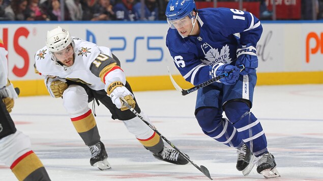 Trois points de Marner, deux buts de Matthews contre les Golden Knights