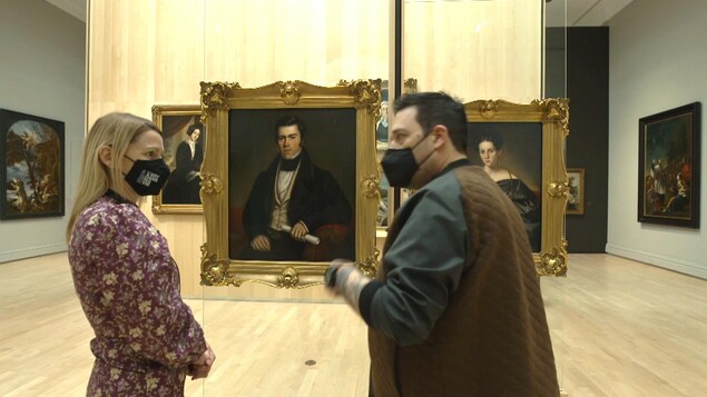 Marie-Hélène Raymond et P-A Méthot dans une salle d'exposition du MNBAQ.