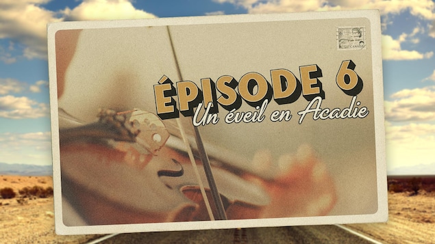 Carte postale illustrant l'épisode 6 de la série audio Mon Amérique. Gros plan sur un violon.