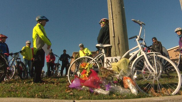 Manifestation silencieuse à Moncton à la mémoire d’un cycliste happé par un camion