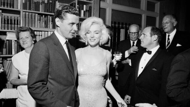 Marilyn Monroe en compagnie de l'ex-président des États-Unis, John F. Kennedy, en 1962. Marilyn Monroe en compagnie de l'ex-président des États-Unis, John F. Kennedy, en 1962.