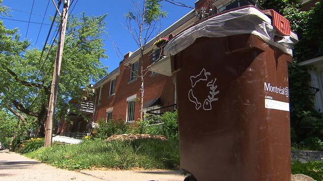 D'ici trois ans, Montréal pourra traiter tout le compost ramassé auprès des foyers.