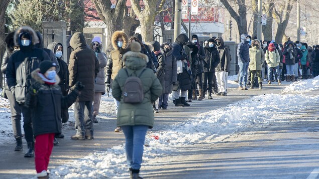 COVID-19 : Québec établit un record avec 13 149 nouveaux cas