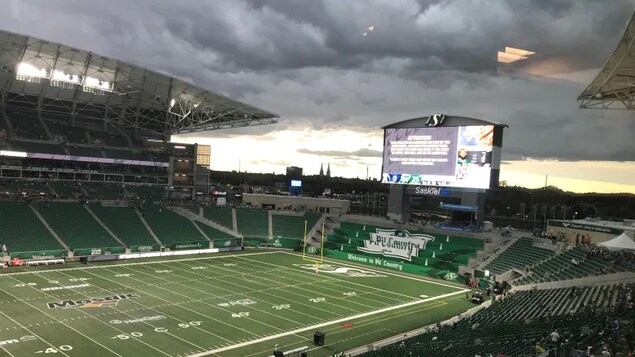 The Saskatchewan Roughriders are one of only two CFL teams not requiring fans to show proof of COVID-19 vaccine or a recent test. Sports business experts say this could hurt the team, and other teams across the province, if they don't change course soon. 