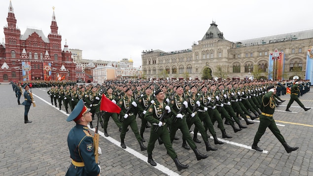 Défilé du Jour de la Victoire sur la place Rouge, à Moscou. Défilé du Jour de la Victoire sur la place Rouge, à Moscou.