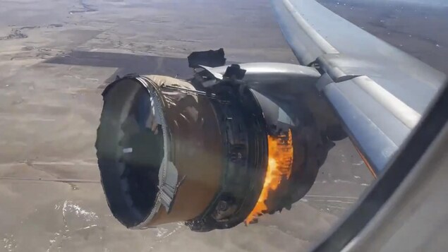 Avion en difficulté: Les images terrifiantes du réacteur en feu Avion en difficulté: Les images terrifiantes du réacteur en feu