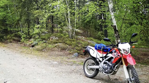 La pétition veut que les motos double usage soient admissibles dans les sentiers de quad de Rouyn-Noranda et La Sarre.