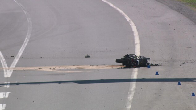 Une motocyclette accidentée Une motocyclette accidentée