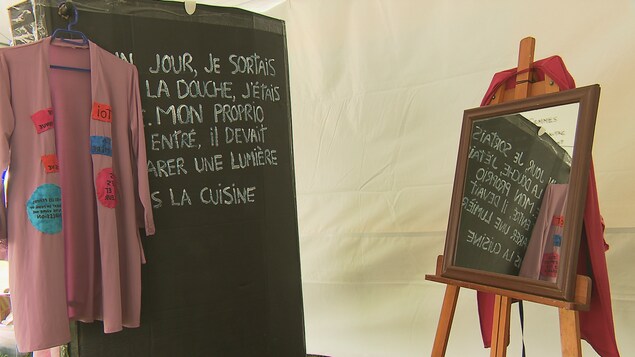 Dans le musée éphémère Dans le musée éphémère